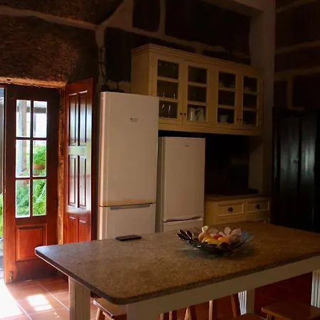 Casa Dos Esteios- Paredes *